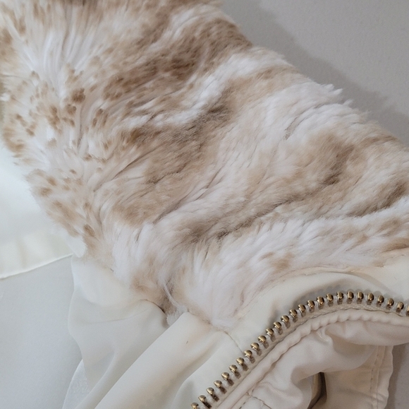 Calvin Klein Diamond Quilted Faux Fur Collar Vest - Size S - Picture 9 of 14